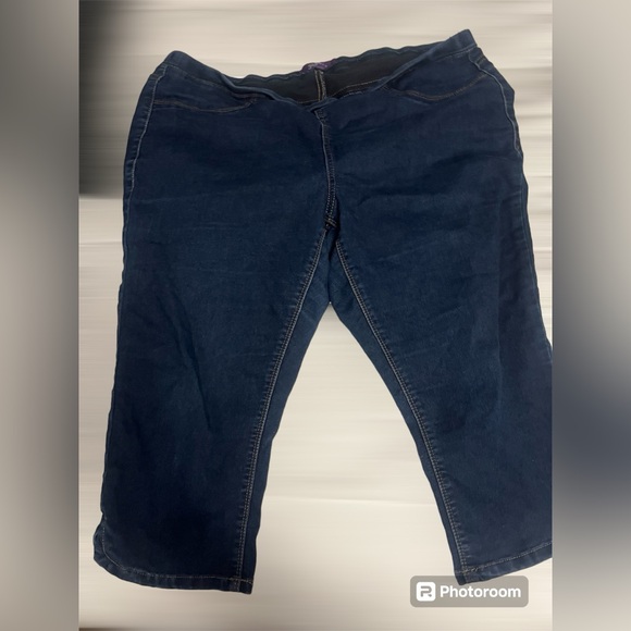 Royal Women’s Dark Blue Capri Pants, 16W - Picture 6 of 6